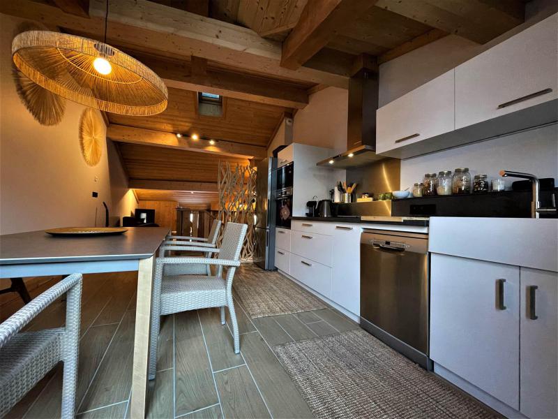 Rent in ski resort 4 room triplex chalet 6 people (CHASTER) - Chalet Aster - Les Menuires - Kitchen