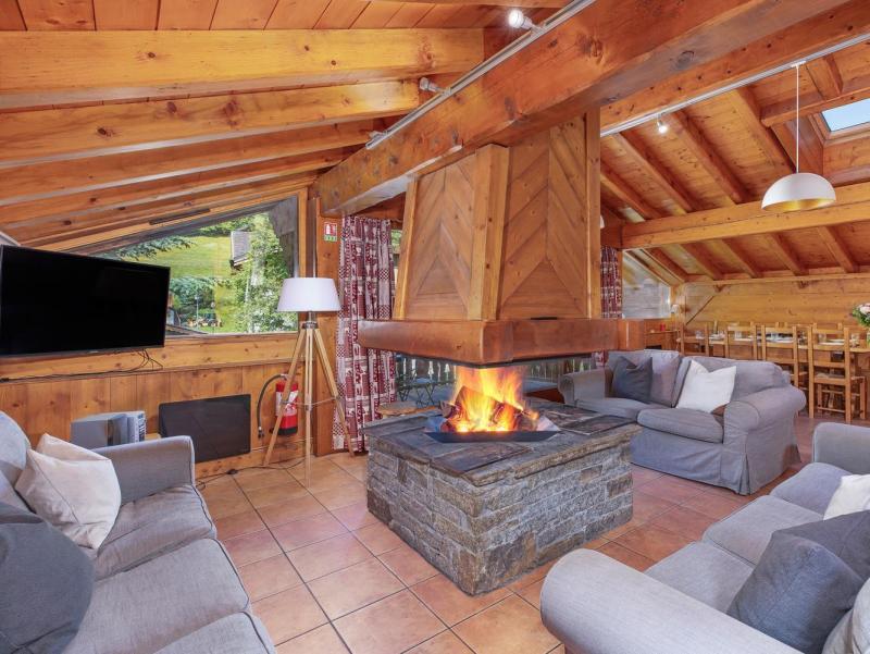 Rent in ski resort 9 room chalet 15 people - Chalet Bettaix Eden - Les Menuires - Living room