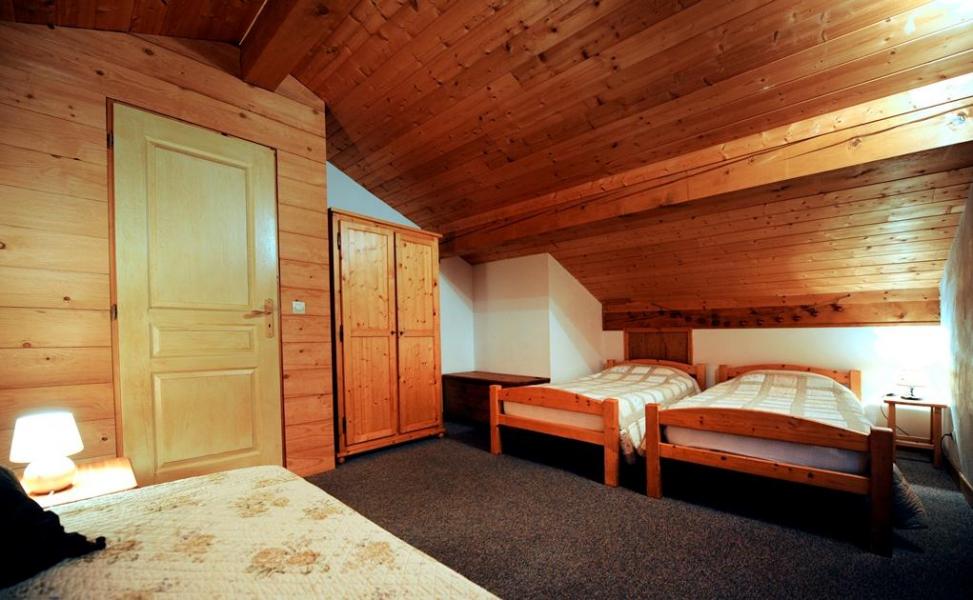 Rent in ski resort 4 room duplex apartment 10 people - Chalet Cristal - Les Menuires - Single bed