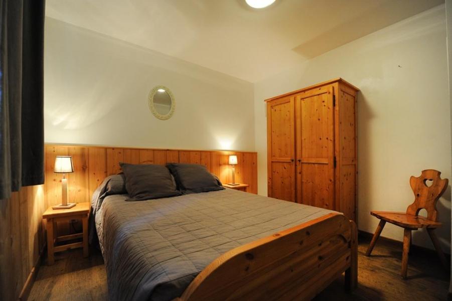 Аренда на лыжном курорте Апартаменты дуплекс 6 комнат 13 чел. - Chalet Cristal - Les Menuires - Двухспальная кровать