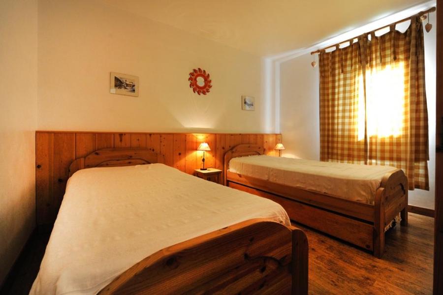 Skiverleih 6 Zimmer Maisonettewohnung für 13 Personen - Chalet Cristal - Les Menuires - Doppelbett