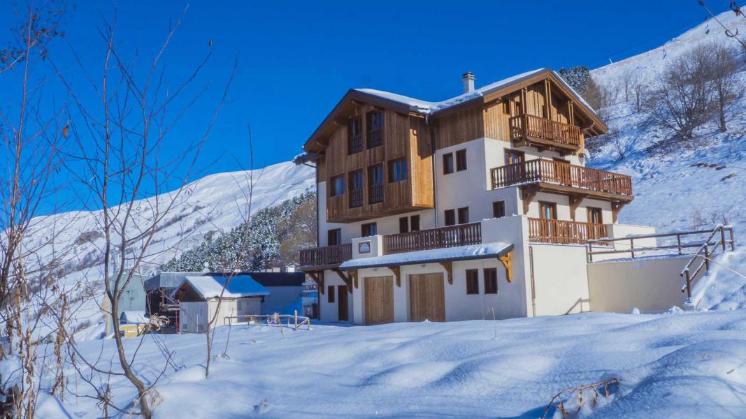 Rent in ski resort Chalet Eglantier - Les Menuires - Winter outside