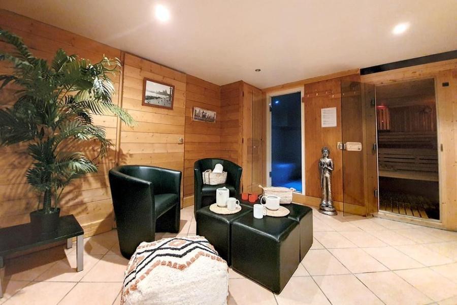 Rent in ski resort 13 room chalet 31 people (AZUREVA) - Chalet Eterlou - Les Menuires - Relaxation