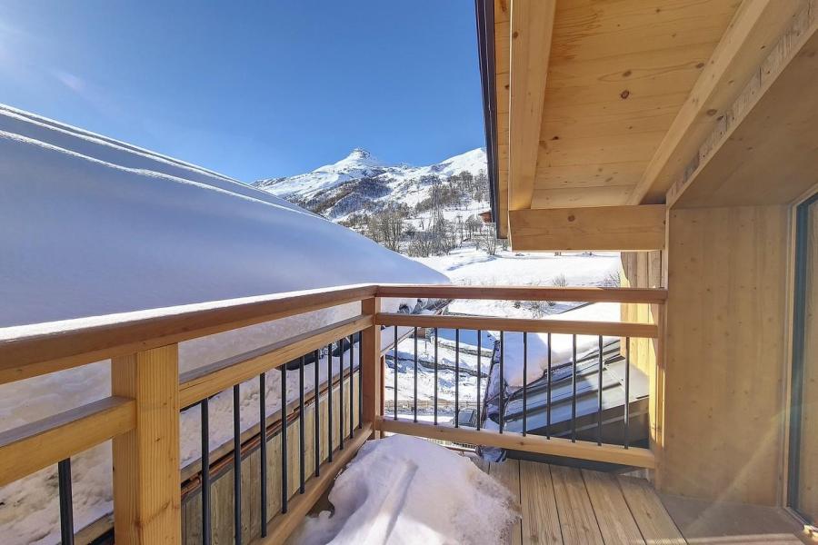 Rent in ski resort 3 room chalet 6 people (YDILIA6) - Chalet Eterlou - Les Menuires - Balcony