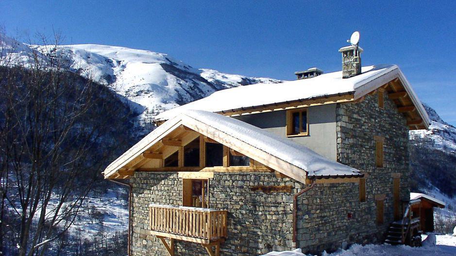Vacances en montagne Chalet Gran Koute - Les Menuires - Extérieur hiver