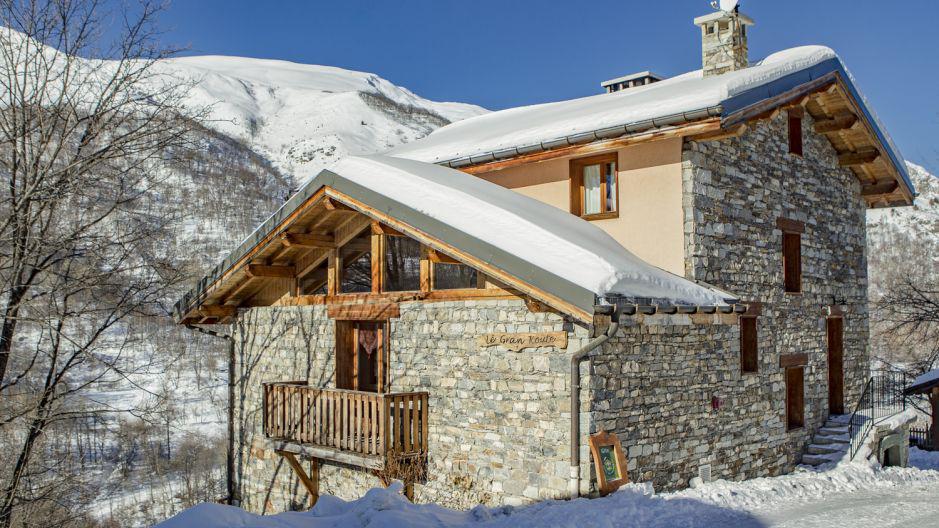 Vacances en montagne Chalet Gran Koute - Les Menuires - Extérieur hiver