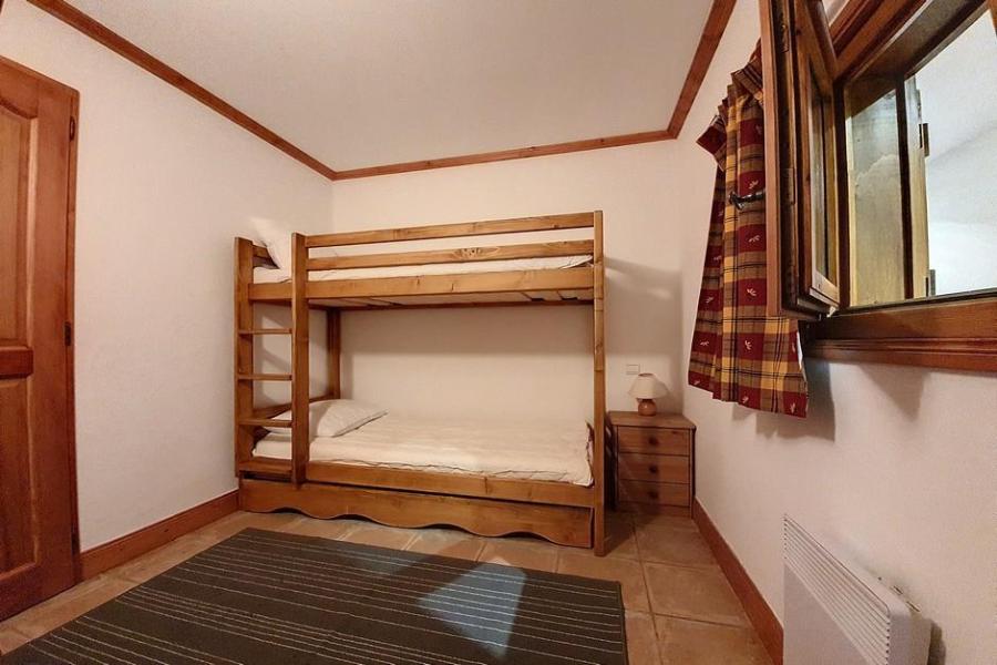 Rent in ski resort 3 room apartment 6 people (B2) - Chalet Hameau des Marmottes - Les Menuires - Bedroom