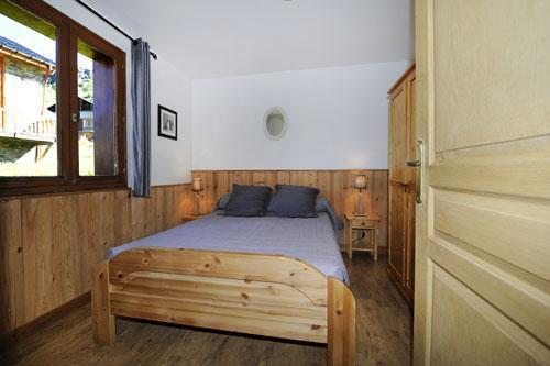 Rent in ski resort 6 room duplex apartment 13 people (1) - Chalet le Cristal - Les Menuires - Double bed