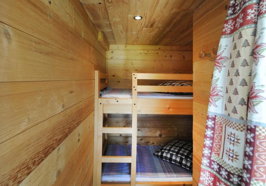 Rent in ski resort 2 room apartment sleeping corner 4 people - Chalet le Génépi - Les Menuires - Bunk beds