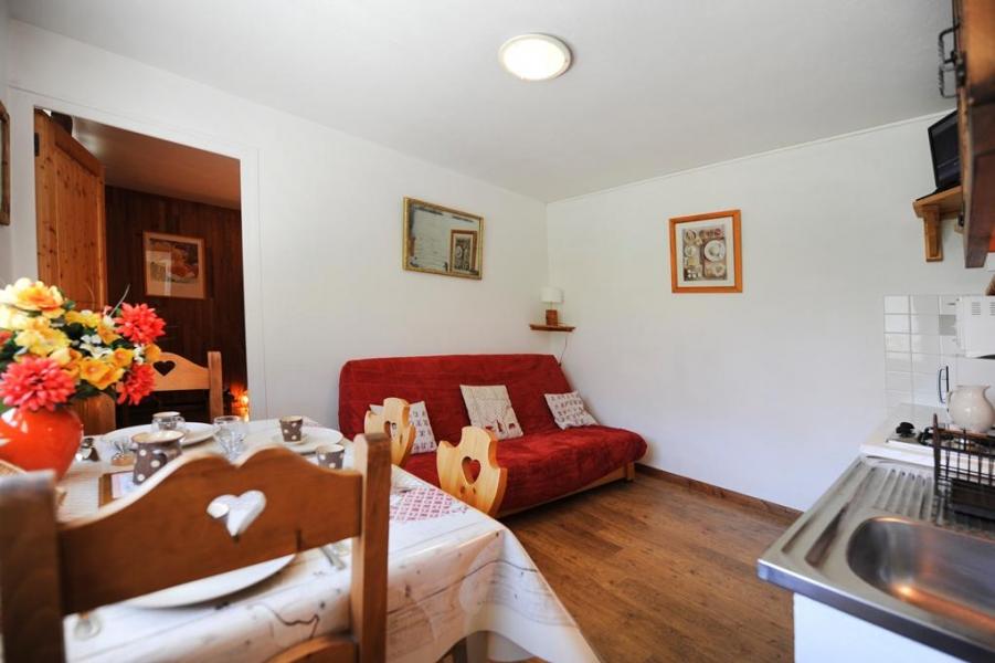 Rent in ski resort 2 room apartment sleeping corner 4 people - Chalet le Génépi - Les Menuires - Settee