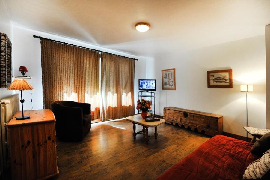 Rent in ski resort 5 room apartment 8 people - Chalet le Génépi - Les Menuires - Flat screen TV