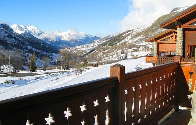 Vakantie in de bergen Chalet les Marmottes - Crintallia - Les Menuires - Buiten winter
