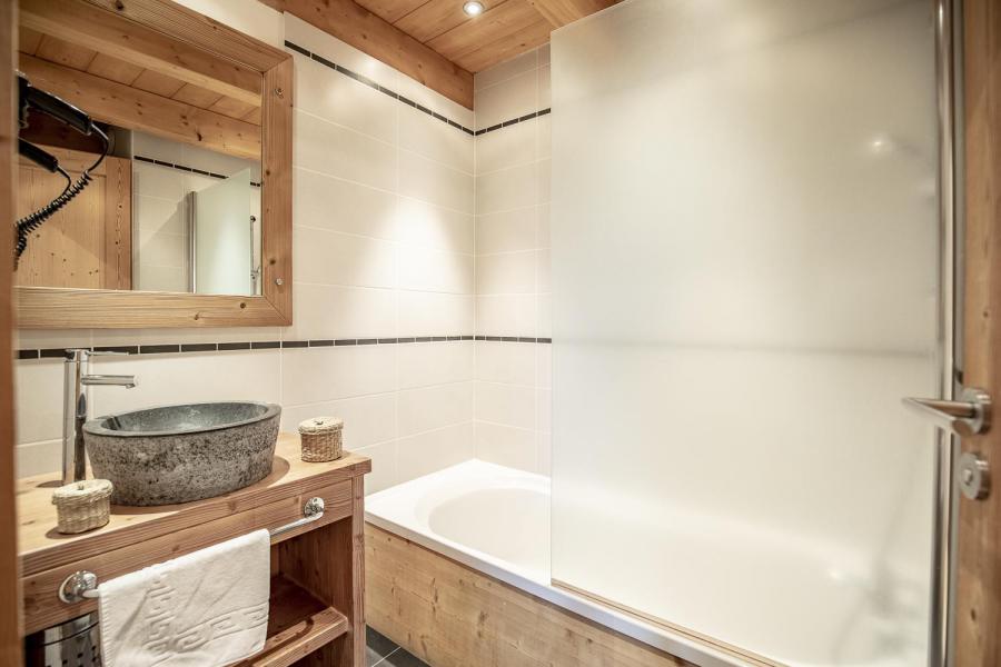 Rent in ski resort Chalet Lili - Les Menuires - Bath-tub