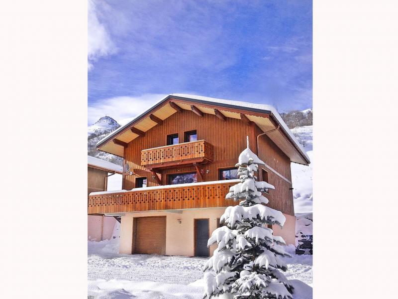 Vacances en montagne Chalet Perle des Trois Vallées - Les Menuires - Extérieur hiver