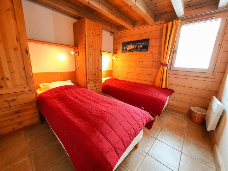 Rent in ski resort 4 room apartment 6 people (A3) - Chalets du Doron - Les Menuires - Bedroom