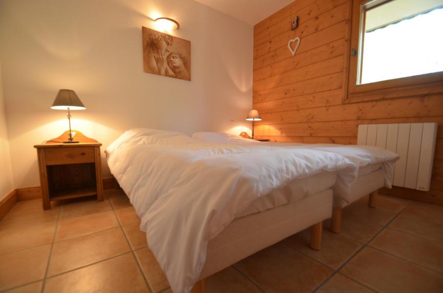 Rent in ski resort 4 room apartment 6 people (A7) - Hameau des Marmottes - Les Menuires - Bedroom