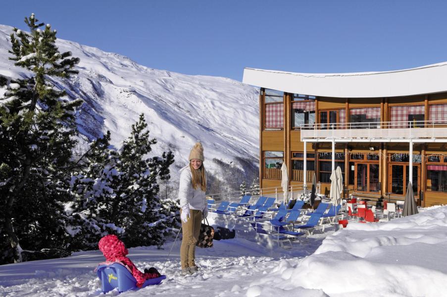 Ski verhuur Hôtel Belambra Club Neige et Ciel - Les Menuires - Buiten winter