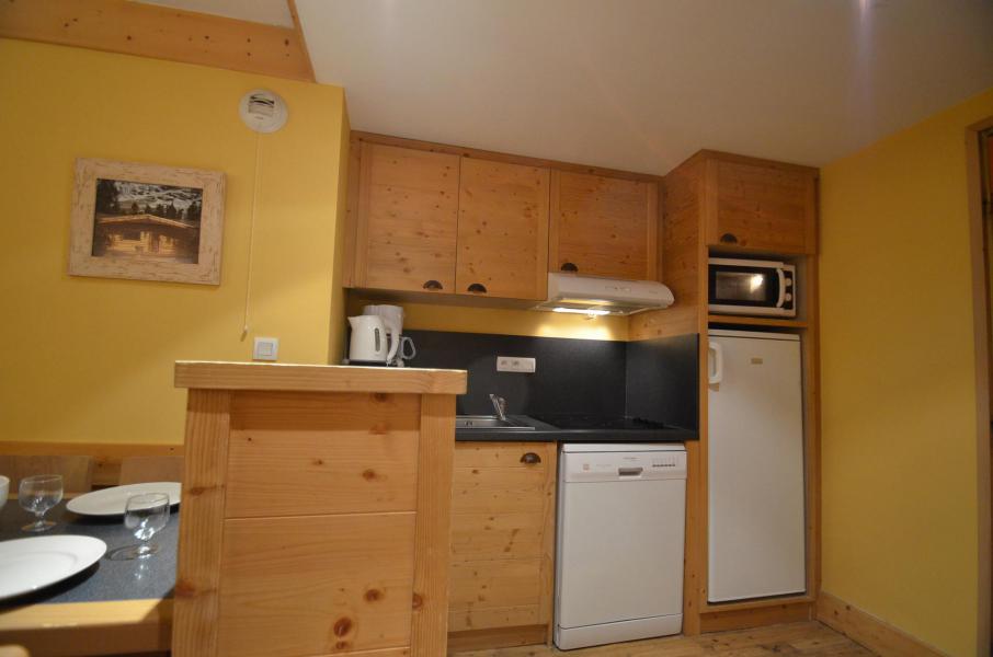 Rent in ski resort 2 room apartment 4 people (104) - La Résidence Aconit - Les Menuires - Kitchen