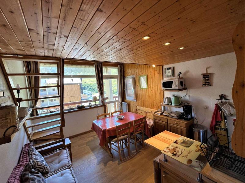 Rent in ski resort 3 room mezzanine apartment 6 people (B135) - La Résidence Asters - Les Menuires - Living room