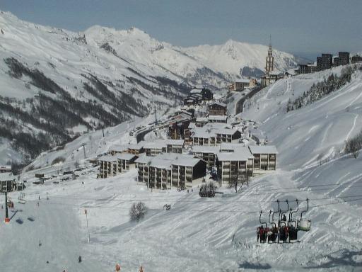 Аренда на лыжном курорте La Résidence Asters - Les Menuires - зимой под открытым небом