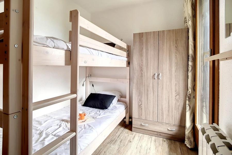 Rent in ski resort 2 room apartment sleeping corner 4 people (624) - La Résidence Astragale - Les Menuires - Bedroom
