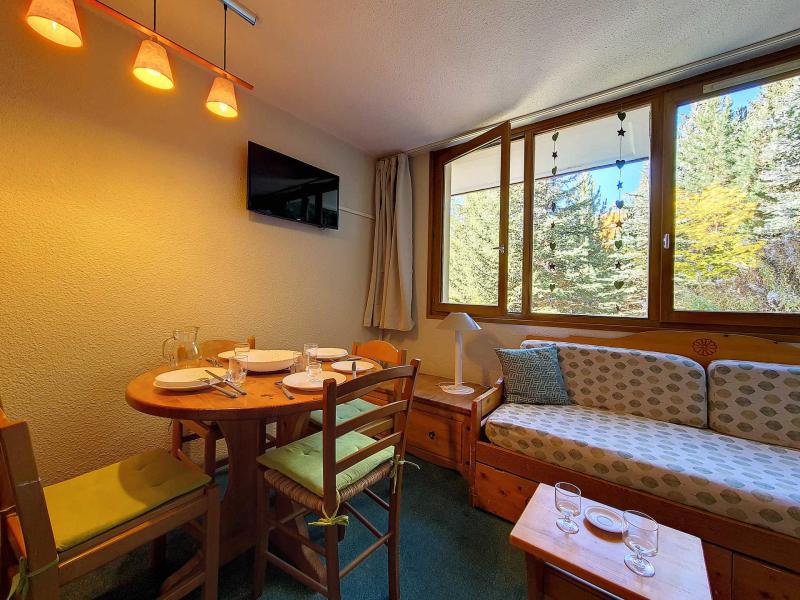 Rent in ski resort Studio sleeping corner 4 people (207) - La Résidence Boëdette - Les Menuires - Living room