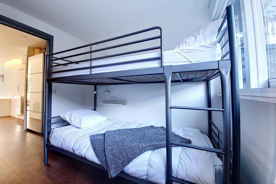 Rent in ski resort 2 room apartment 4 people (09) - La Résidence Burons - Les Menuires - Bedroom