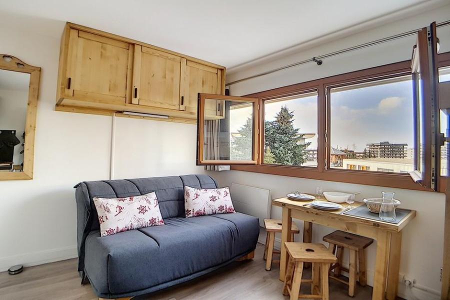 Rent in ski resort Studio 2 people (0217) - La Résidence Burons - Les Menuires - Living room