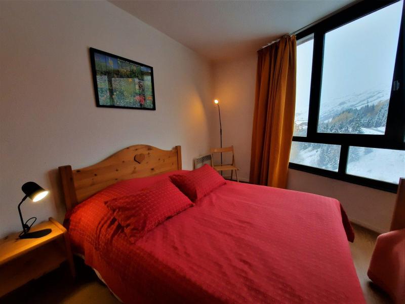 Rent in ski resort 2 room apartment 5 people (1013) - La Résidence Caron - Les Menuires - Bedroom