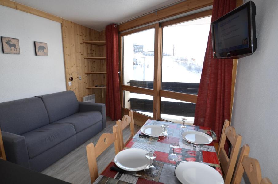 Rent in ski resort Studio 3 people (910) - La Résidence Caron - Les Menuires - Living room