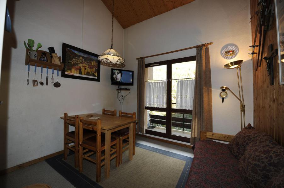 Rent in ski resort 2 room mezzanine apartment 4 people (143) - La Résidence l'Argousier - Les Menuires