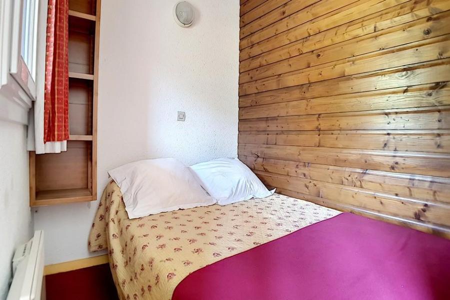 Rent in ski resort 2 room apartment 5 people (009) - La Résidence l'Orée des Pistes - Les Menuires - Bedroom
