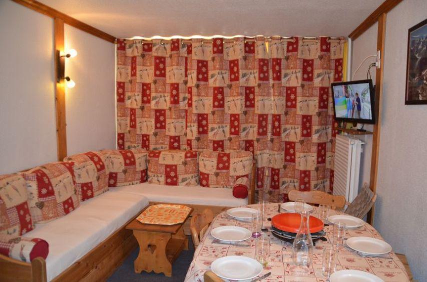 Rent in ski resort 2 room apartment 4 people (R10) - La Résidence Lac du Lou - Les Menuires - Dining area