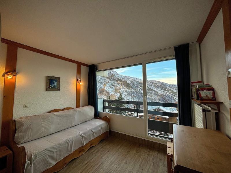 Rent in ski resort 2 room apartment 4 people (R38) - La Résidence Lac du Lou - Les Menuires - Bedroom