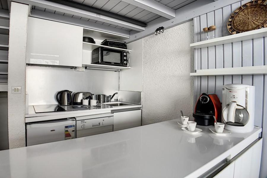 Rent in ski resort 2 room mezzanine apartment 6 people (1025) - La Résidence le Danchet - Les Menuires - Kitchen
