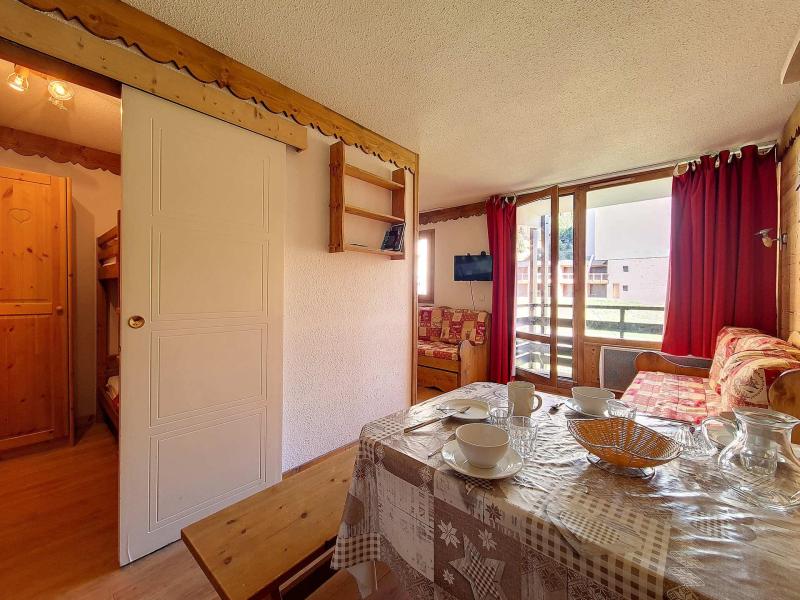 Rent in ski resort 2 room apartment 4 people (421) - La Résidence le Villaret - Les Menuires - Living room