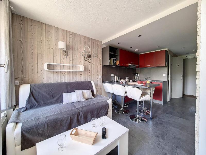 Rent in ski resort 2 room apartment sleeping corner 4 people (506) - La Résidence le Villaret - Les Menuires - Living room