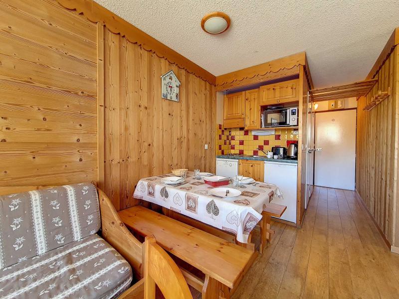 Skiverleih 2-Zimmer-Holzhütte für 5 Personen (109) - La Résidence le Villaret - Les Menuires - Wohnzimmer