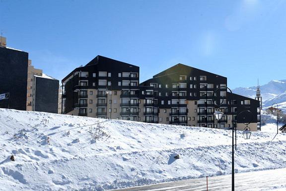 Soggiorno sugli sci La Résidence le Villaret - Les Menuires - Esteriore inverno