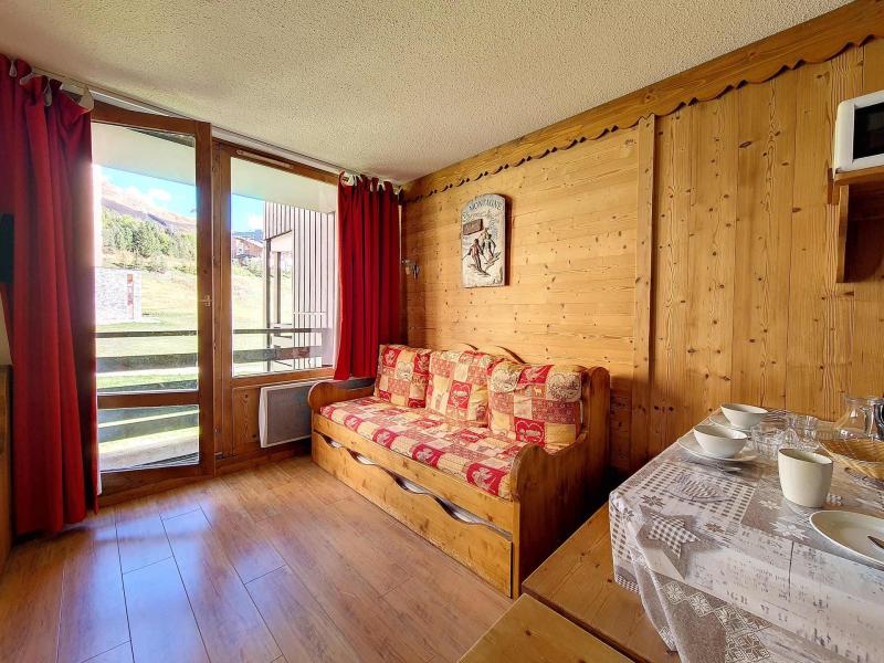 Ski verhuur Appartement 2 kamers 4 personen (421) - La Résidence le Villaret - Les Menuires - Woonkamer