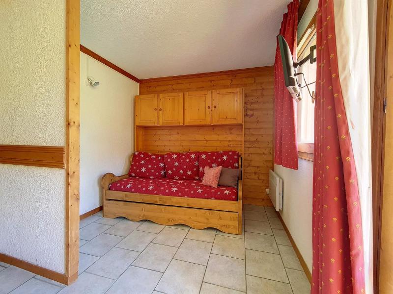 Rent in ski resort Studio cabin 4 people (225) - La Résidence le Villaret - Les Menuires - Living room