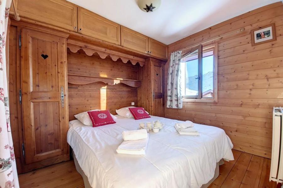 Rent in ski resort 3 room apartment 6 people (002D) - La Résidence les Alpages de Reberty - Les Menuires - Bedroom