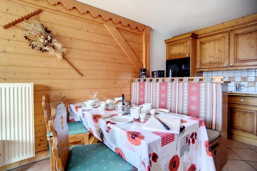 Rent in ski resort 3 room apartment 6 people (11) - La Résidence les Alpages de Reberty - Les Menuires - Living room