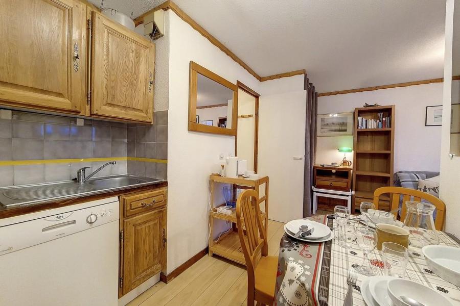 Rent in ski resort 2 room apartment cabin 4 people (0014) - La Résidence les Balcons d'Olympie - Les Menuires - Kitchen