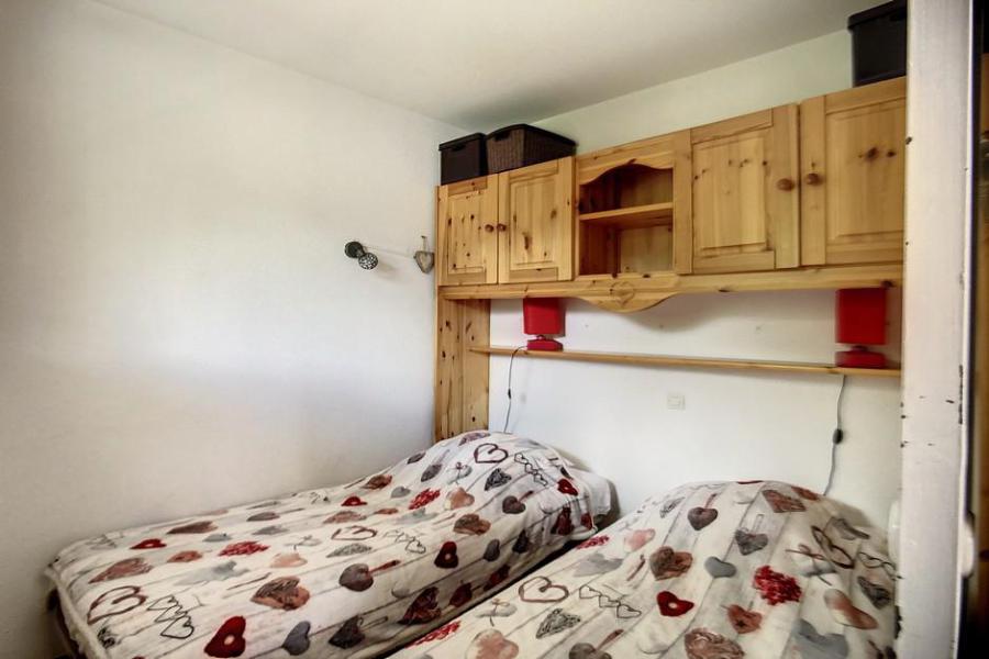 Rent in ski resort 2 room apartment cabin 6 people (0109) - La Résidence les Balcons d'Olympie - Les Menuires - Bedroom