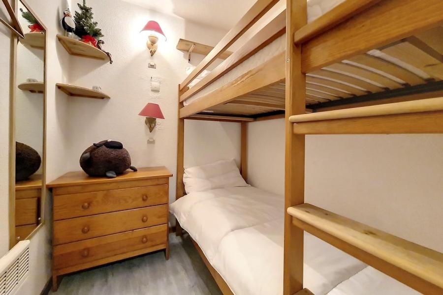 Rent in ski resort 2 room apartment cabin 6 people (40) - La Résidence les Balcons d'Olympie - Les Menuires - Bedroom