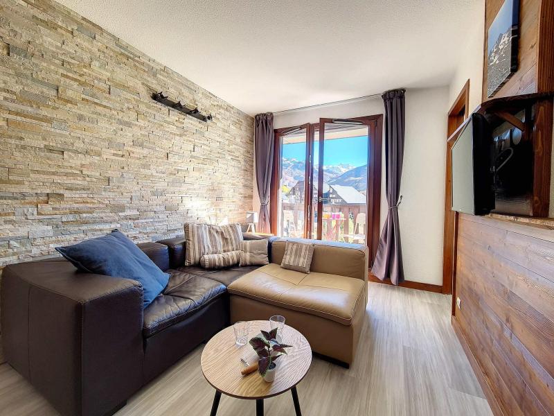 Rent in ski resort 3 room apartment sleeping corner 6 people (428) - La Résidence les Balcons d'Olympie - Les Menuires - Living room