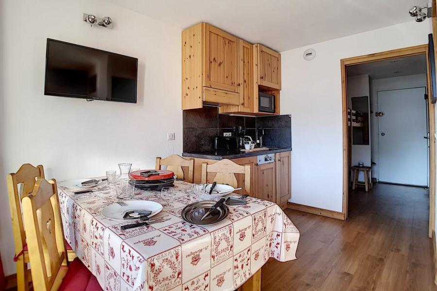 Wynajem na narty Apartament 2 pokojowy 5 osób (653) - La Résidence les Coryles - Les Menuires - Pokój gościnny