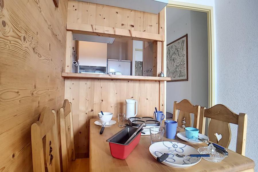 Ski verhuur Appartement 2 kamers 4 personen (552) - La Résidence les Coryles - Les Menuires - Woonkamer