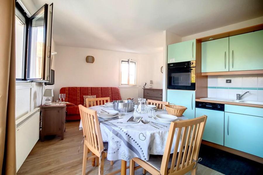 Rent in ski resort 2 room apartment 5 people (201) - La Résidence les Gentianes - Les Menuires - Living room